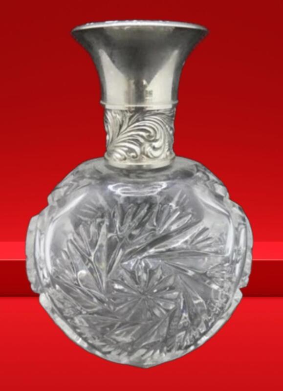 Ralph Lauren Scent Bottle 4.5&rsquo;&rsquo; High Beautiful Vintage no chips or cracks noted