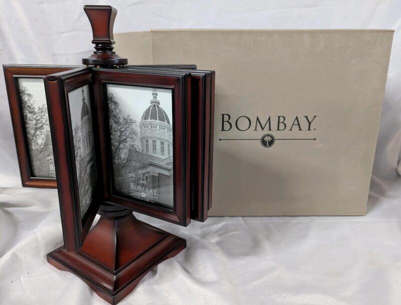 New In Box Bombay Photo Carousel. Six 4"-6" Frames in a 15" Tall Carousel Unit.