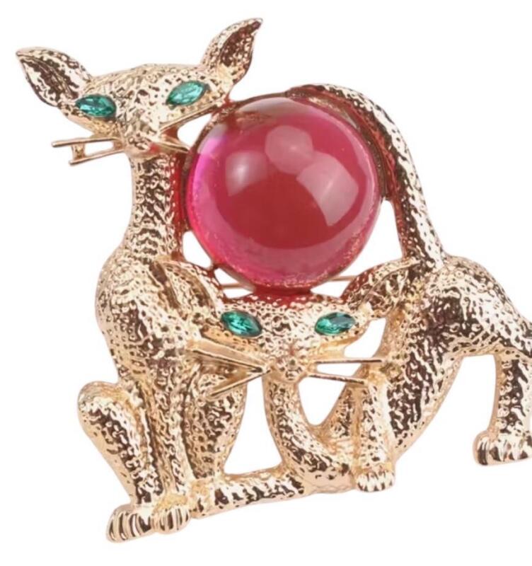 Chic Two Golden Textured Cats Brooch Pin Vintage-Inspired Green Emerald Rhinestone Eyes with Orb Ball Entwined in Tail Approximately 2.8 x 2.6&rsquo;&rsquo;