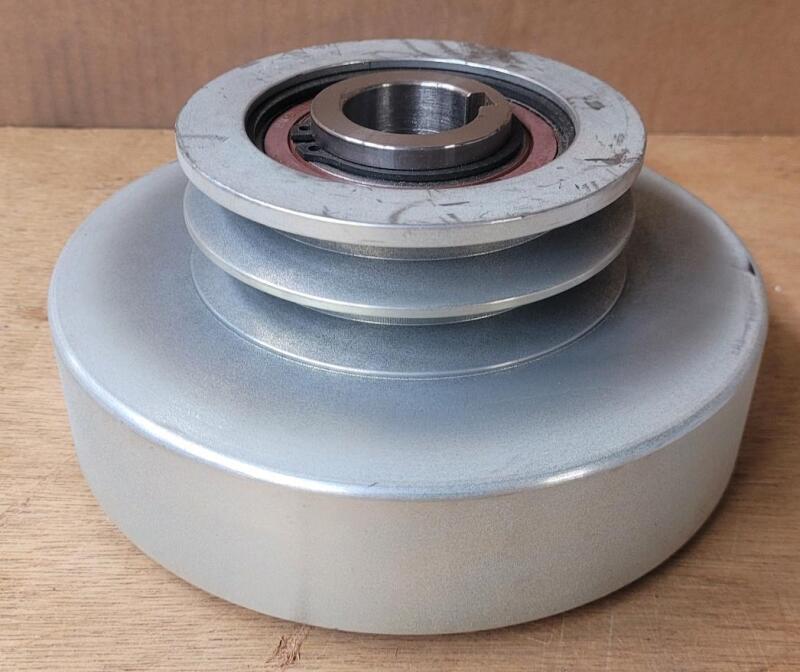 As New - Double Pulley Centrifugal Clutch . ⅛" bore, ⅜" keyway, 1.5" ball bearing cylinder , 2 pulley groove , 5&Prime; drum outside diameter, 4&Prime; pulley outside diameter