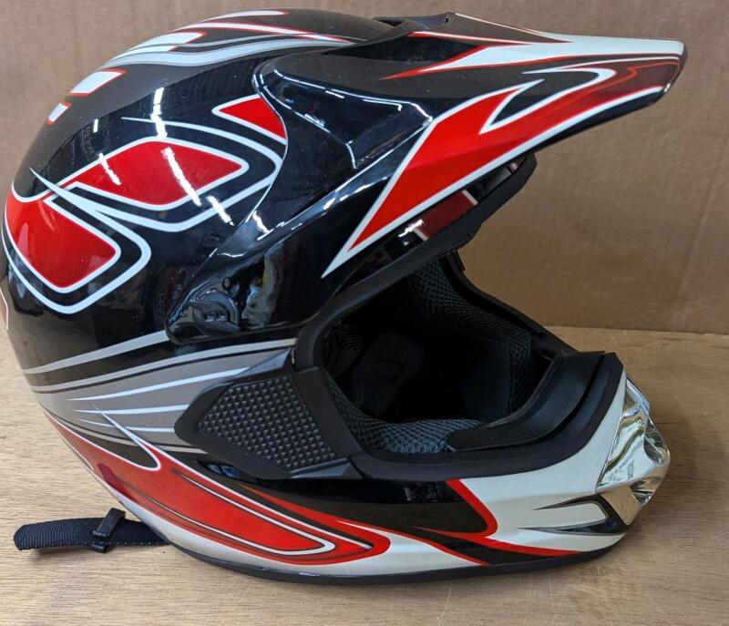 As New Size Medium Evos Platinum Series Helmet. DOT Certified.