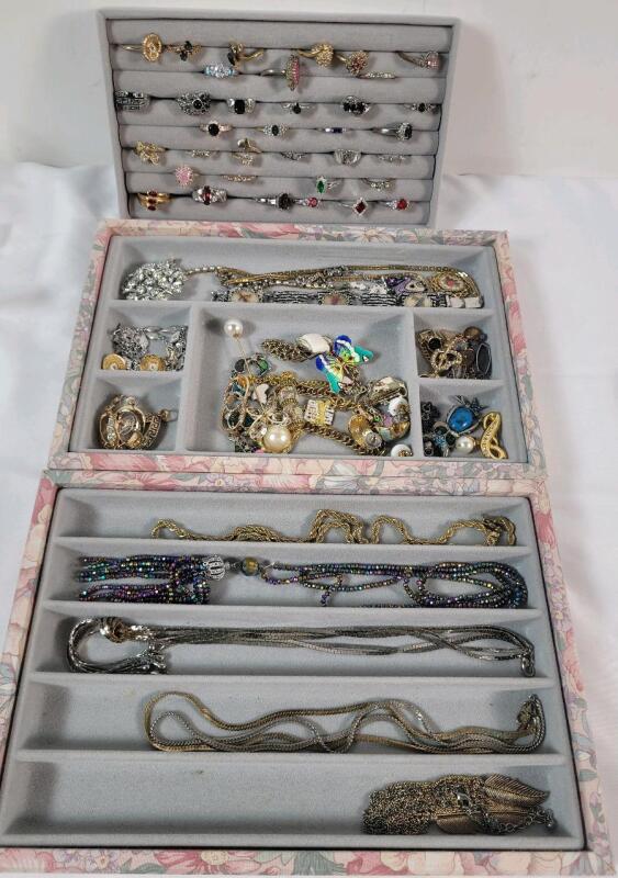 Large Lot Rings , Necklaces , Brooches , Bracelets & Earrings .