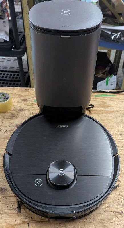 Deebot Ozmo T8 AIVI Robotic Mop and Vacuum & Docking Station.