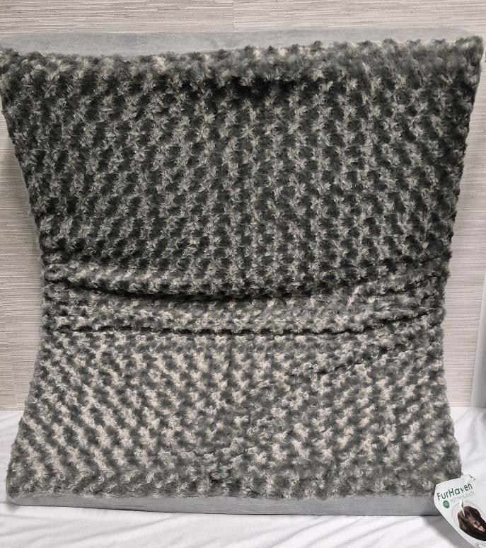 As New with Tags As Is Furhaven Large Pet Bed 40 x 32 x 4"