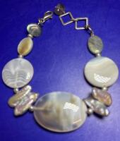 Marked 925 Sterling Pearl and Agate Bracelet 7-7.5 inch Lobster Clasp Centre Stone Over 1 Inch