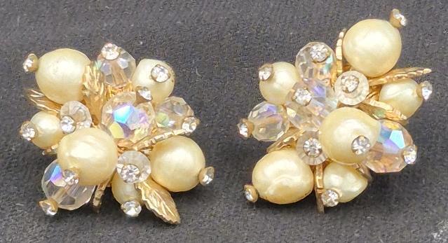 Vintage Vendome Faux Pearl Art Glass Rhinestone Earrings Screw Backs 1.15" Long