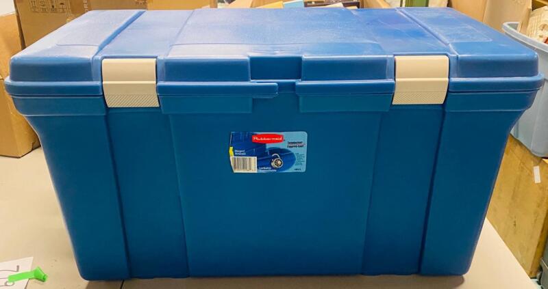 Rubbermaid Totelocker; Hinged, Lockable; 102.2L