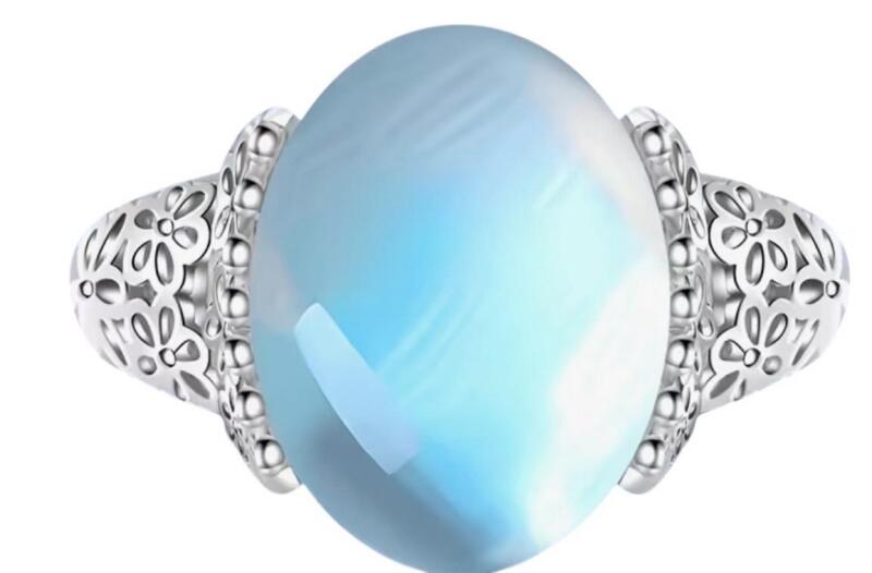 Marked 925 Sterling Silver Size 9 Beautiful Ring Elegant and Luxurious Simple Moonstone Large Oval Coloured Stone