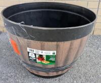 New 20" Vigoro Planter. Fits Plants 9-12" Wide.