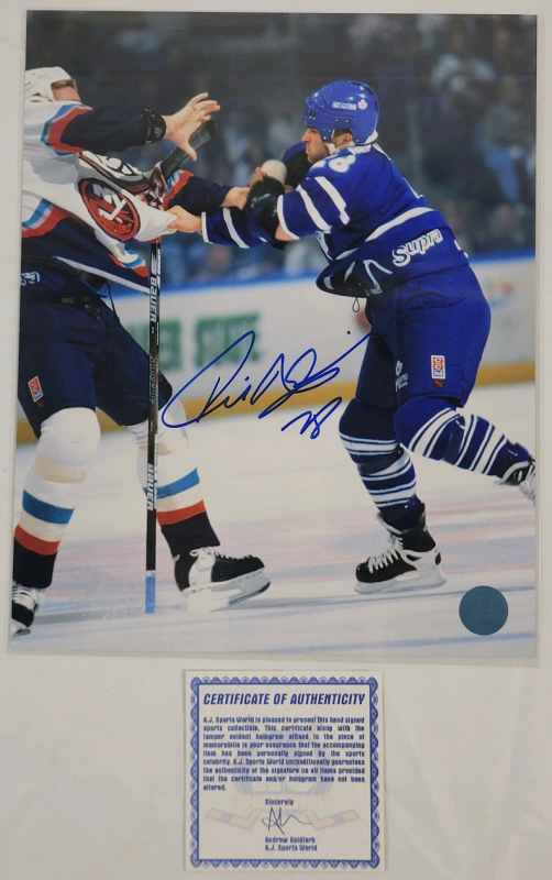 Toronto Maple Leafs Tie Domi Signed 8"&times;10" Photo w/COA from A.J. Sports World .