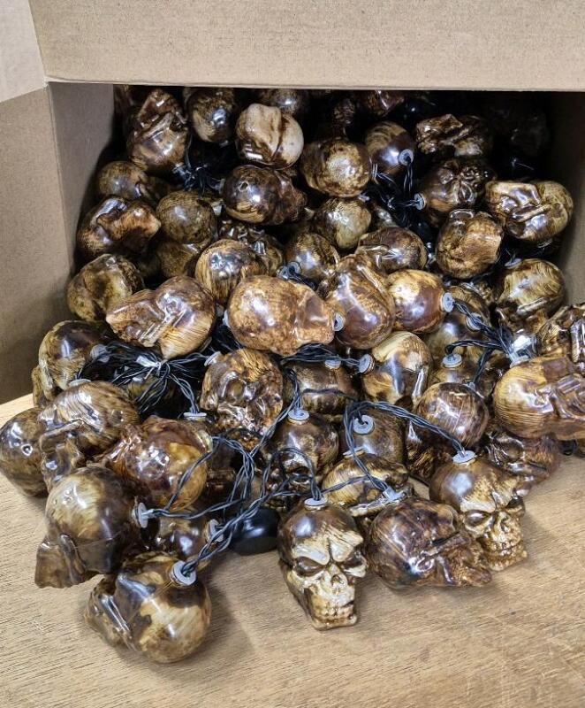 24 New Halloween Flashing Skulls String Lights - 9 Skulls Per Piece