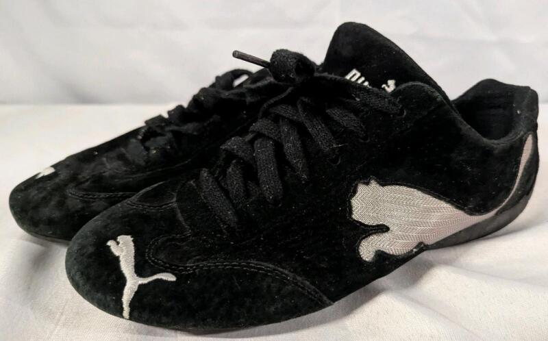 Size 8.5 Women's Puma Sneakers. Wear Present.