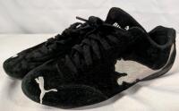 Size 8.5 Women's Puma Sneakers. Wear Present.