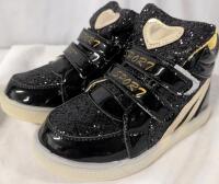 New Children's Size 30 Velcro Running Shoe.