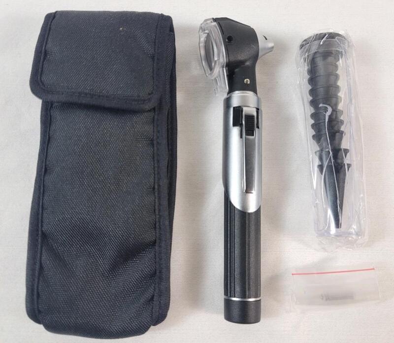 New - Veterinary LED Mini Otoscope / Ear Otoscope for Cats & Dogs . Retail $70