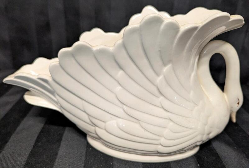 Vintage Handcrafted Goebel Swan Vase. 5" Tall. No Chips, Cracks or Crazing