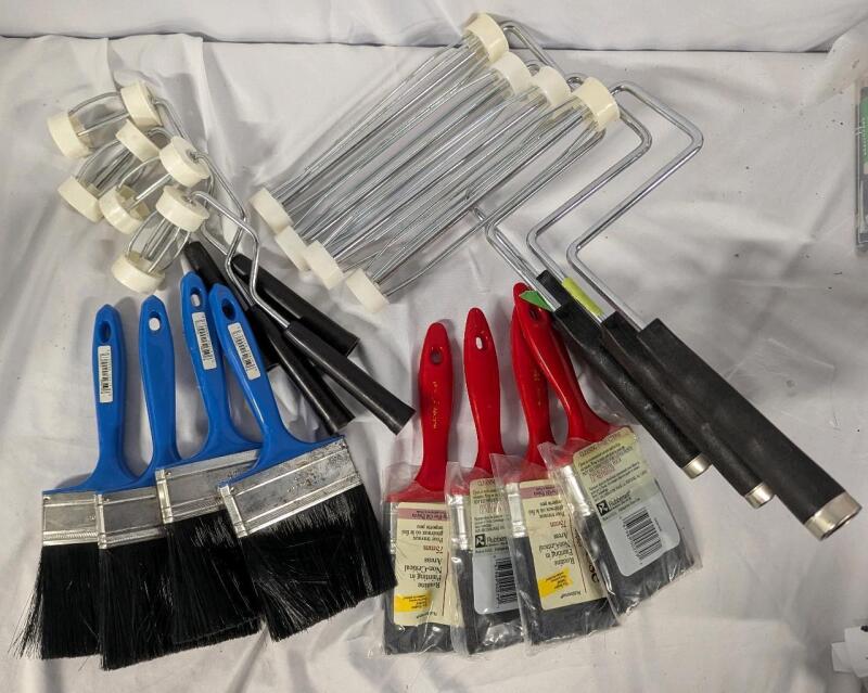 New Painted Supply Kit. 4x 10" Roller, 4x 3" Roller, 4x 4" Paintbrush, 4x 3" Paintbrush.
