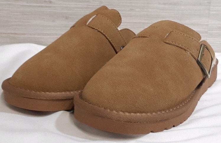 New Pair of Plush Buckle Slippers | Size 8.5