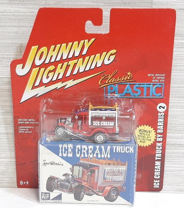 2005 Unopened Johnny Lightning Die-Cast Metal 1/25 Scale Ice Cream Truck