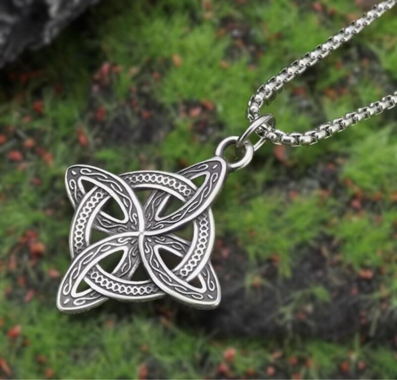 Celtic Knot Pendant Necklace Protection against Negative Energy Knot