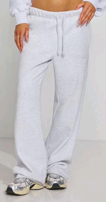 New Garage sz XS Women's Straight Leg Ultra Fleece Trackpants Retails for $64.95