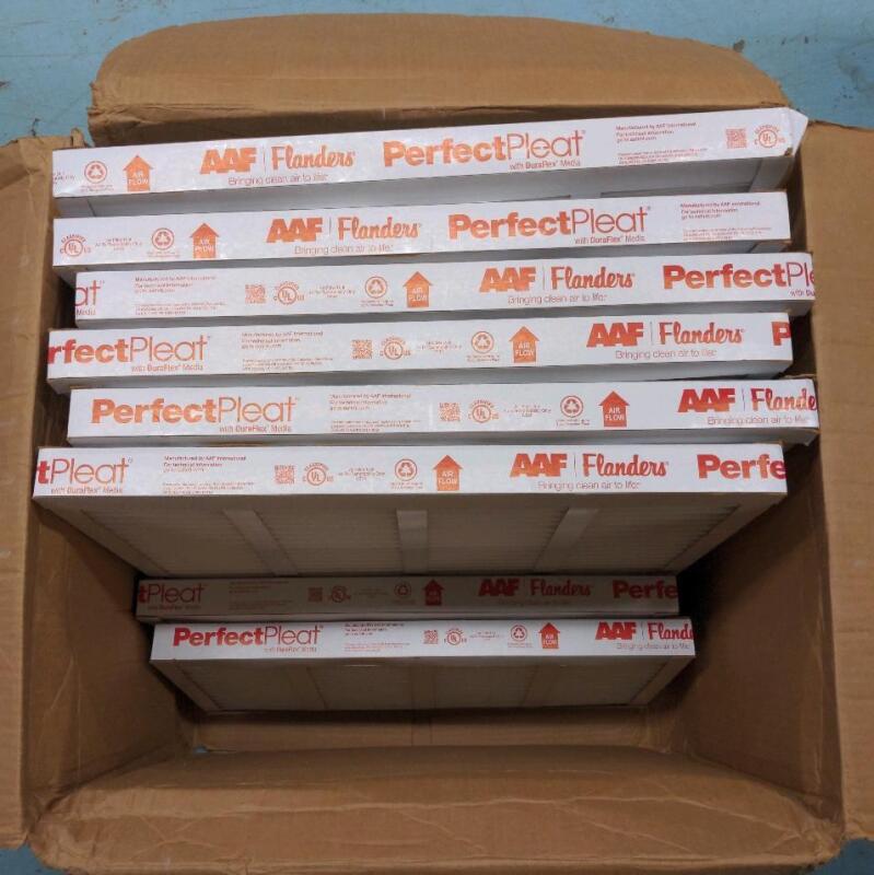 8 NEW AAF Flanders EZ Flow II air filters, 6 Large Filters 60CM by 60CM, 2 Medium Filters 60CM by 30CM