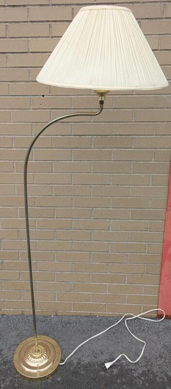 Standing Lamp. 65" Tall. Tested working.