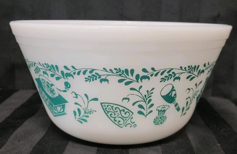 Vintage MCM Federal " Homestead " Milk Glass & Turquoise Mixing bowl . Measures 4 ⅛" tall . No chips or cracks