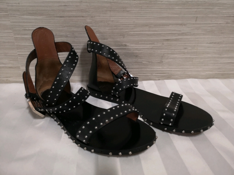 GIVENCHY Black Leather Elegant Studded Open Toe Flat Sandals Womens (Size 3-? )