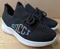New Kids Size 1 Running Shoes. (measures 9.5" Heel to Toe."