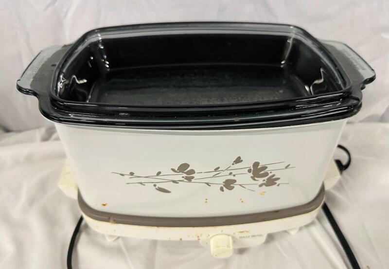 Vintage West Bend 6 Quart Slow Cooker