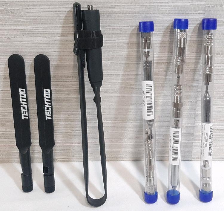 Lot of Antennas and Metal Receivers