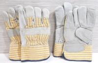 2 New Pairs of Large Gardening Gloves