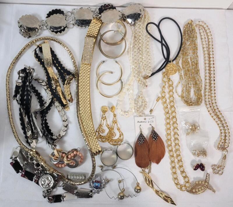 Large Lot Ladies Fashion Jewelry & Accessories . Earrings , Necklaces , Brooches , Belts .