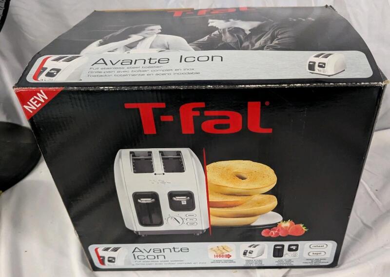T-Fal Toaster. Avante Icon Model. 7" Tall.