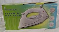 Vintage Toastmaster Steam and Dry Iron. Tested for power.