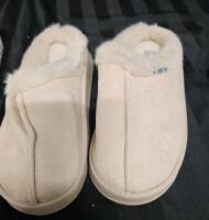 New size 9.5-10 ladies slippers