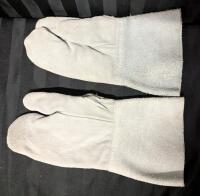 Leather Split Finger Gloves . Wrist measures approximately 5" Wide when laying flat.