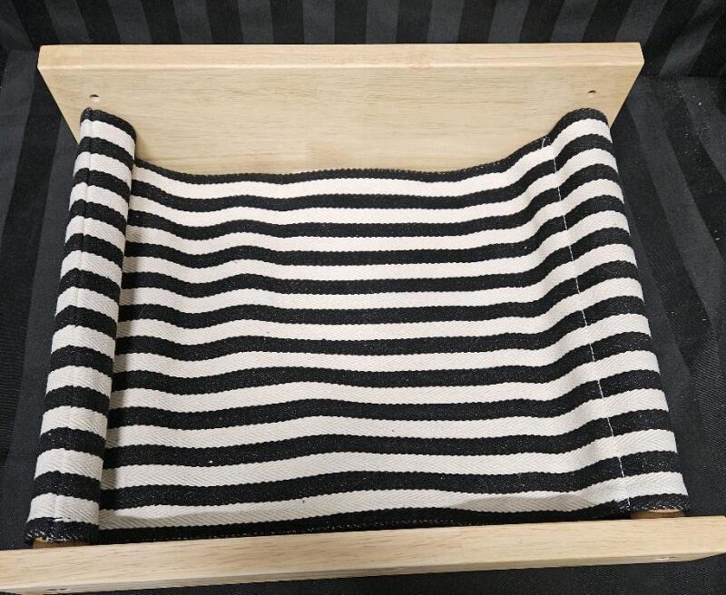Wall mounted cat hammock 15.5"