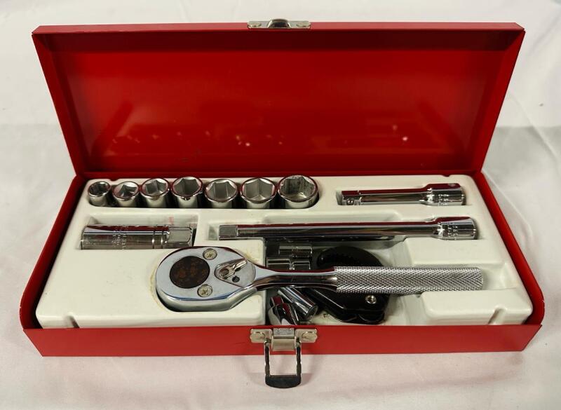 Proto Socket Set, Includes Ratchetting Attachment and 14 Sockets/Extensions, Ranging from 1/4&rdquo; to 3/4&rdquo;