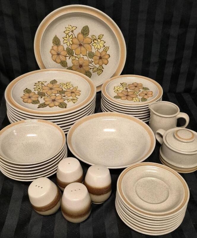 39 Vintage International China Kilncraft Stoneware Dishes - Made in Japan Oven & Dishwasher Proof