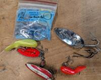 13 Fishhooks, Sinkers, and lures. Longest lure 3.5"