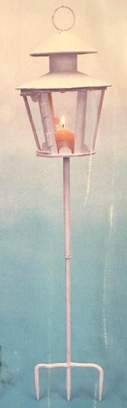 As-New Metal Garden Lamp on Stand, White, Approx. 24&rdquo; Tall