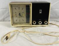 Vintage Panasonic FM-AM Clock Radio, Model RC-7538