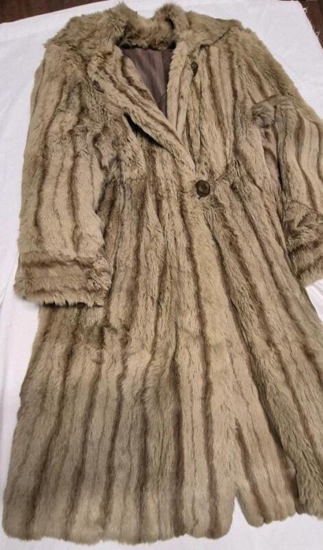 Vintage sz (Med/Large?) Women's Fur Coat