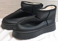 New Pair of Women's Ugg Platform Boots | Size 11.5