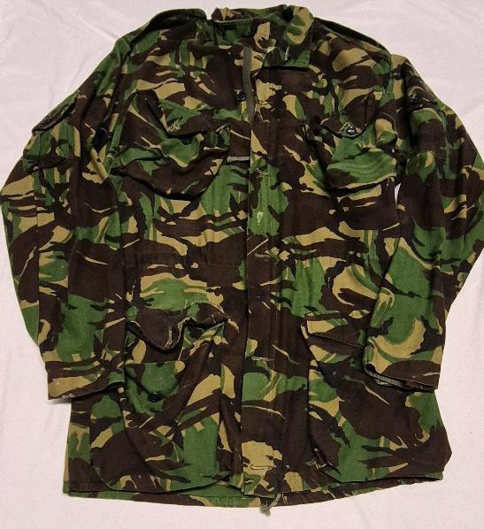 Men's sz XL(?) Camo Jacket