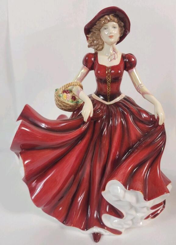 Royal Doulton " Pretty Ladies - Elizabeth " Figurine , HN 5496 . Signed on Bottom , Canadian Exclusive Limited Edition 615/800 . Measures 8 &frac14;" tall . No chips or cracks