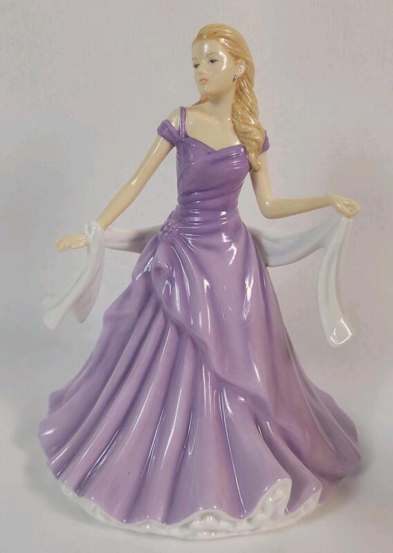Royal Doulton " Amanda " Figurine , HN 5601 . Measures 7" tall . No chips or cracks