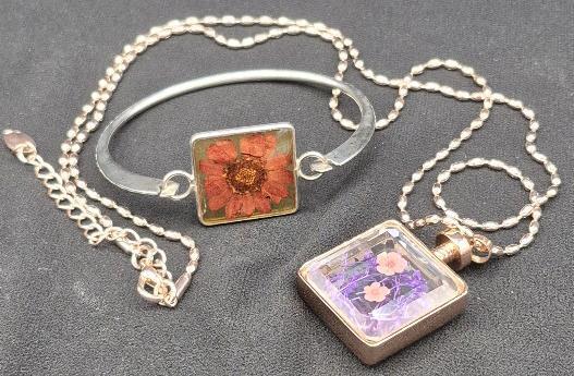 Vintage Bracelet Dry Flower & Modern H27 Necklace Dry Flower Perfume Bottle Pendant